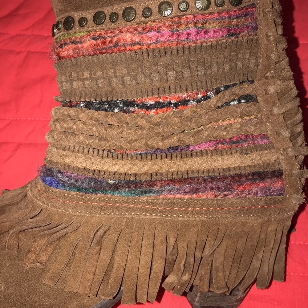 Heeled fringe boots